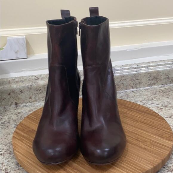 Indigo by Clark’s 10 brown mid high boot - Picture 1 of 9